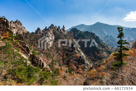 Seoraksan Dinosaur Ridge Fall 66172934
