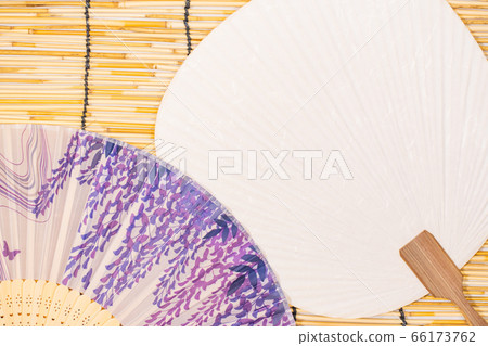 Uchiwa and Sensu to Sudare Japanese style summer image background material 66173762