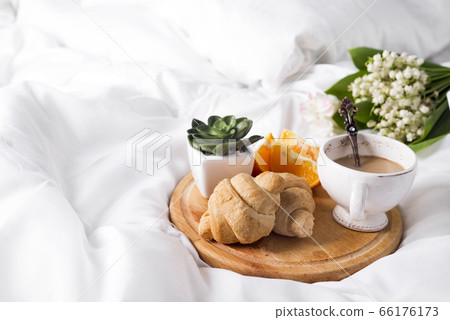 Breakfast in bed Morning 66176173
