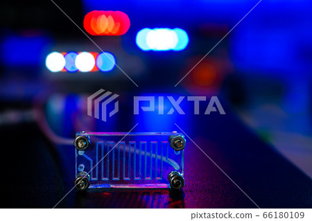 Organ-on-a-chip (OOC) - microfluidic device chip 66180109