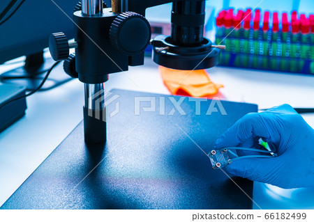 Organ-on-a-chip (OOC) - microfluidic device chip 66182499
