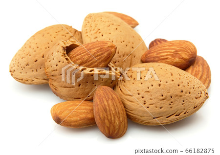 Almonds 66182875