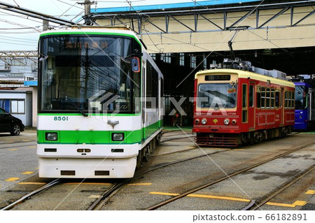 Metropolitan tram Toden Arakawa Line/Tokyo Sakura Tram Metropolitan tram Toden Arakawa Line/Tokyo Sakura Tram 66182891