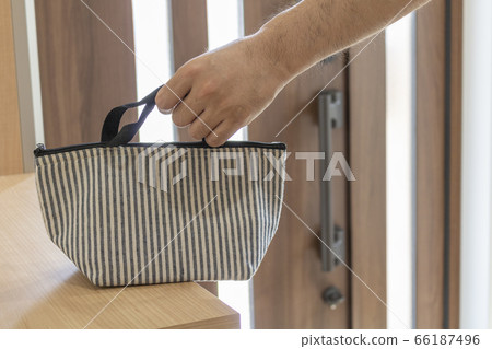 午餐外出的形象 66187496