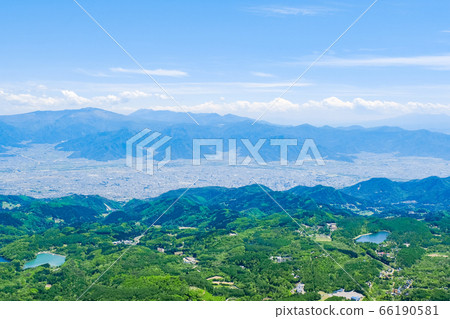 Fresh green climbing of Mt. Iinawa (view from Iinawa Daimyojin) 66190581