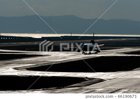 Airport/glowing runway Airport/glowing runway 66190673