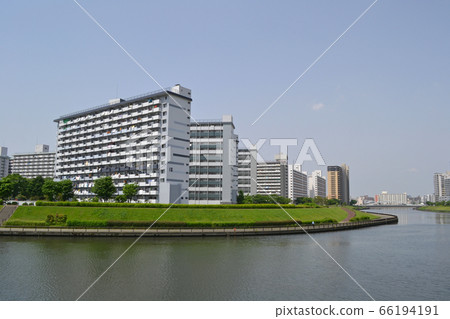 Toshima 5 chome housing complex and Sumida River terrace, looking at the north ward from Adachi ward side 66194191