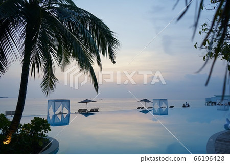 馬爾代夫輕多雲日落 66196428