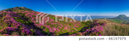 熊本縣麻生山市Miyama Kirishima殖民地朝草間裡眺望，可以從Karasuhatake看馬 66197979