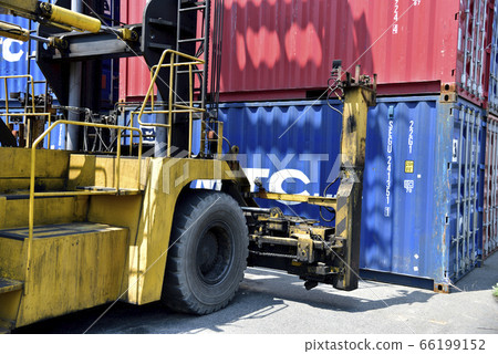 Container yard and top lifter Container yard and top lifter 66199152