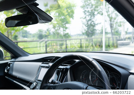 從停放的車內 66203722