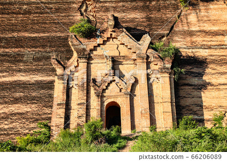 The giant stupa of Mingun Pahtodawgyi Paya at 66206089