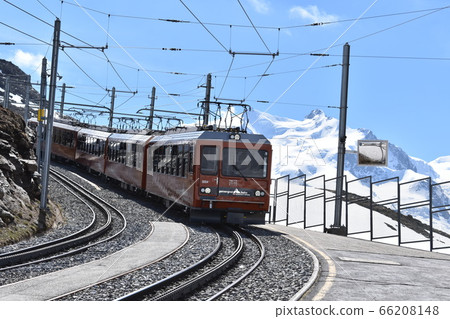 Gornergrat mountain climbing train 66208148