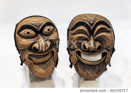 Hahoe mask 66209357