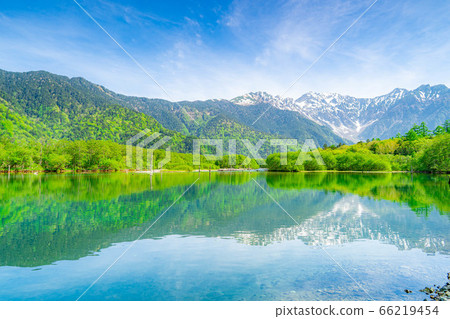 Kamikochi Azusa河和Hodaka山在初夏 66219454