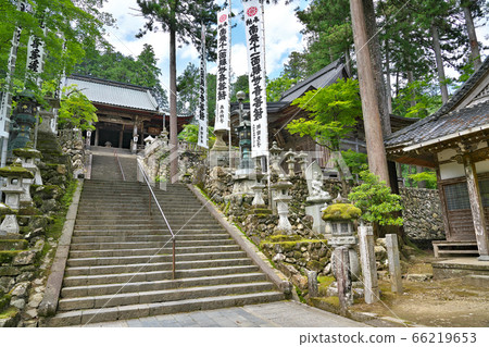 [Kegonji Main Hall] Tanigumi Tokuzumi, Ibigawa-cho, Ibi-gun, Gifu Prefecture 66219653