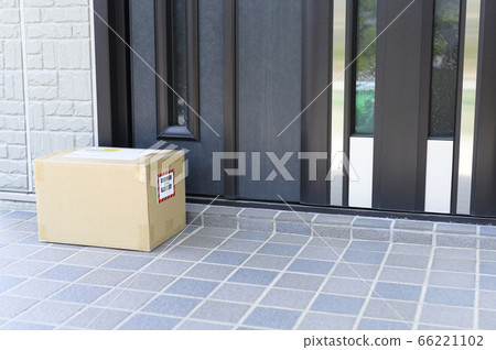 Products that arrive at the entrance (delivery) Products that arrive at the entrance (delivery) 66221102