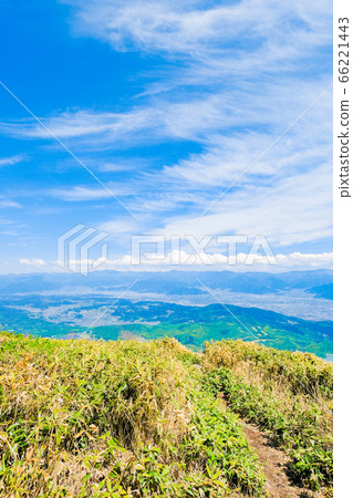Fresh green Mt. Iinawa (view from the top of Mt. Iinawa) 66221443
