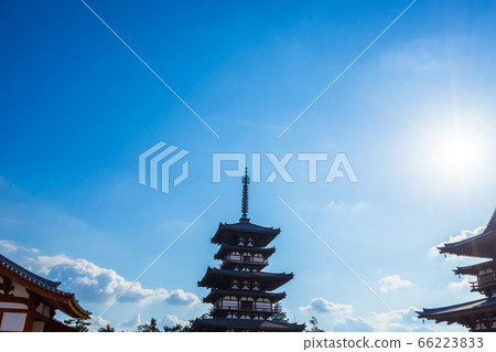 寶塔和藍藍的天空(日本-奈良-Yakushiji) 寶塔和藍藍的天空(日本-奈良-Yakushiji) 66223833