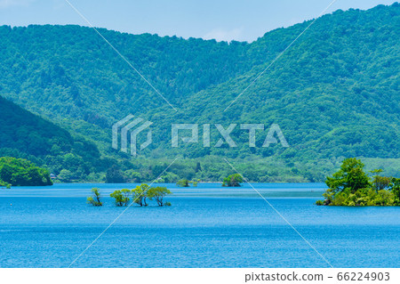 Lake Hinohara and mountains in early summer, Kitashiobara Village, Fukushima Prefecture Lake Hinohara and mountains in early summer, Kitashiobara Village, Fukushima Prefecture 66224903