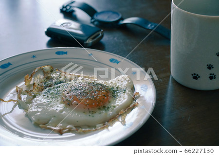 早餐煎蛋和咖啡 66227130