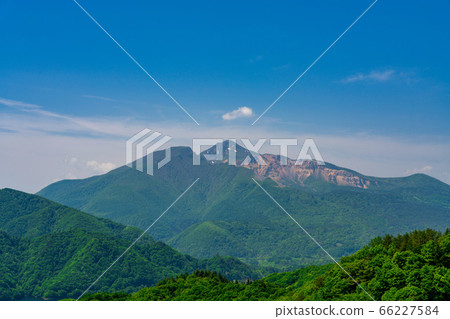 Scenery of Bandai Azuma Lakeline in early summer Mt. Bandai and blue sky Kita-Shiobara Village, Fukushima Prefecture Scenery of Bandai Azuma Lakeline in early summer Mt. Bandai and blue sky Kita-Shiobara Village, Fukushima Prefecture 66227584