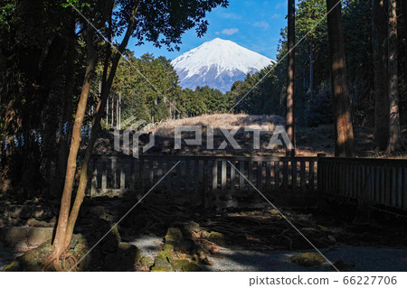 Shizuoka/Yamamiya Sengen Shrine (Mt. Fuji itself is the shrine that is said to be the oldest of the many Sengen shrines) 66227706