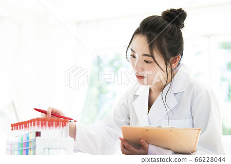女白大褂研究實驗試管 66228044