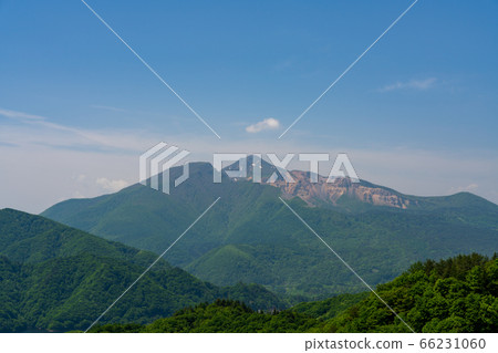Scenery of Bandai Azuma Lakeline in early summer Mt. Bandai and blue sky Kita-Shiobara Village, Fukushima Prefecture Scenery of Bandai Azuma Lakeline in early summer Mt. Bandai and blue sky Kita-Shiobara Village, Fukushima Prefecture 66231060