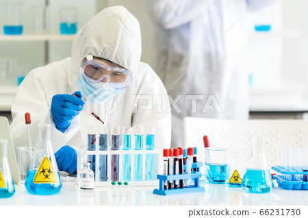 Scientists use dropper testing Scientists use dropper testing 66231730
