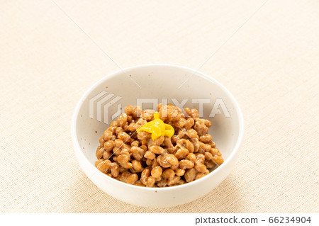小碗中的納豆非常細。 （芥末） 66234904