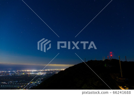 Mount Yahiko and Scorpio 66241688