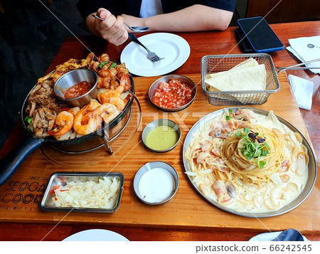 Delicious pasta 66242545