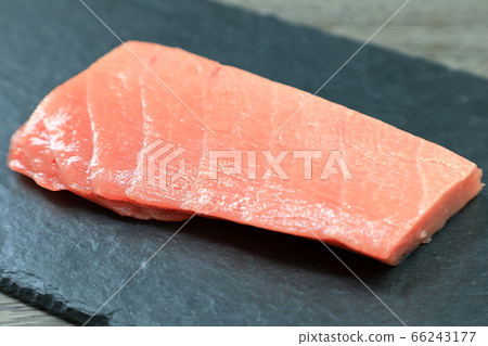 美味的書金槍魚中取生魚片 66243177