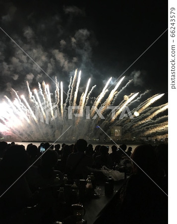 淀川煙花從令人興奮的座位 淀川煙花從令人興奮的座位 66243579