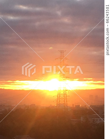 第一次日出和塔 第一次日出和塔 66243581