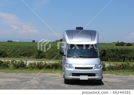 帶露營車的戶外活動 帶露營車的戶外活動 66249381