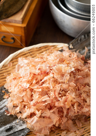 Bonito cutting 66249803