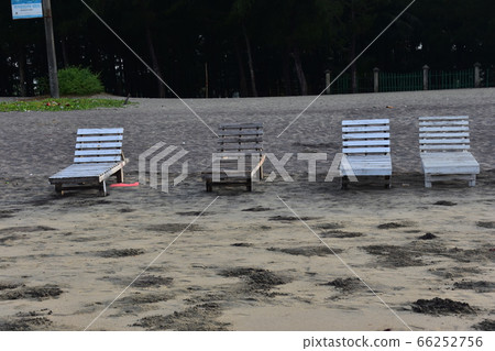 Cox's Bazar Beach, which is said to be the longest beach in Bangladesh. Natural sand beach and deck chairs installed. 66252756