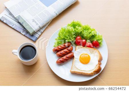 早餐套餐早餐形象咖啡英文報紙 66254472