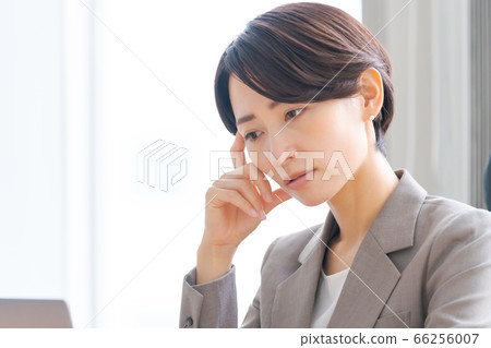 Business woman 66256007