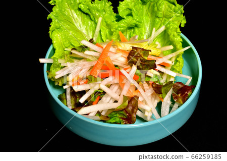 Textured crispy radish salad 66259185