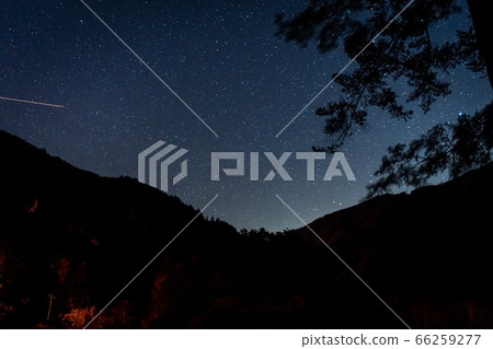 山中的星空 山中的星空 66259277