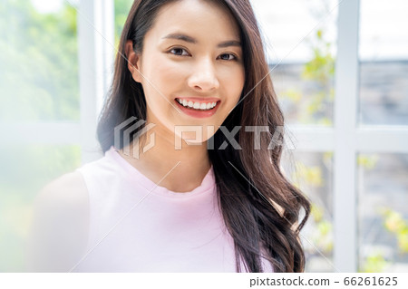 美麗的女性美刷新自然人素材 美麗的女性美刷新自然人素材 66261625