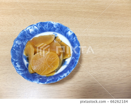 Pickled radishes in soy sauce 66262184