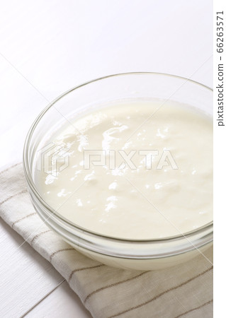Yogurt  Yogurt  66263571
