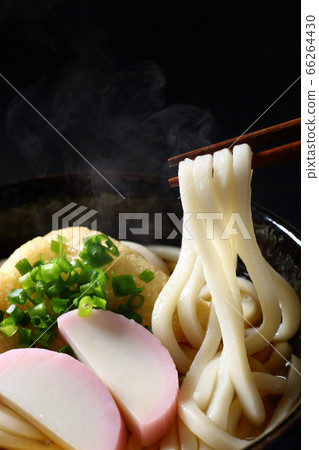 Kitsune Udon, close-up 66264430