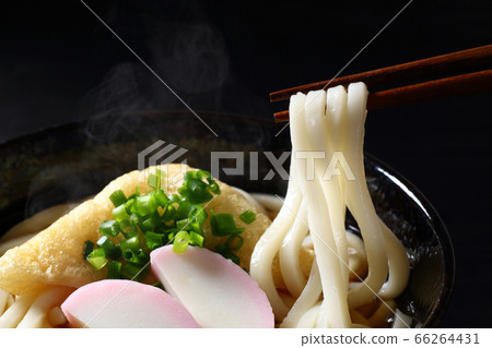 Kitsune Udon, close-up 66264431