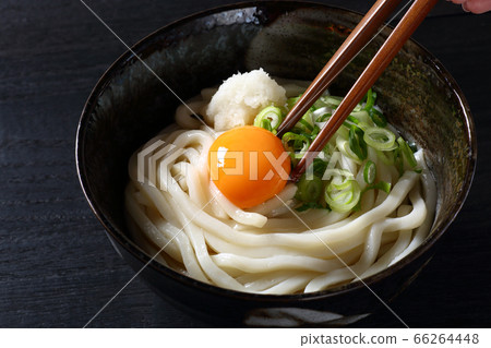 Chilled kamatama udon Chilled kamatama udon 66264448