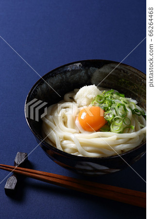 Chilled kamatama udon 66264468